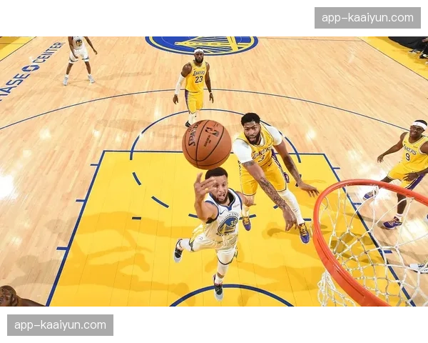 西强东弱整体态势延续 西部季后赛门槛更高